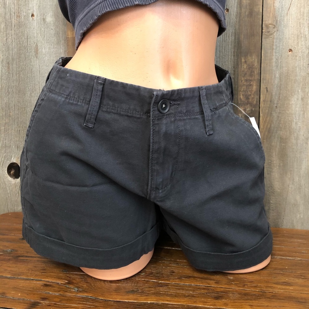 2015 Old Navy Boyfriend Shorts in Black Cat Size 4 Regular Women’s